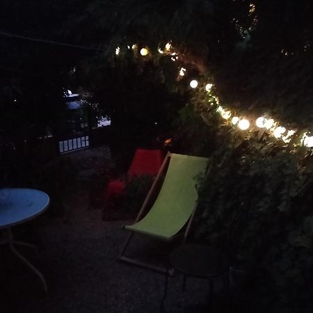 Joli Studio Avec Jardinet Avignon Exterior foto
