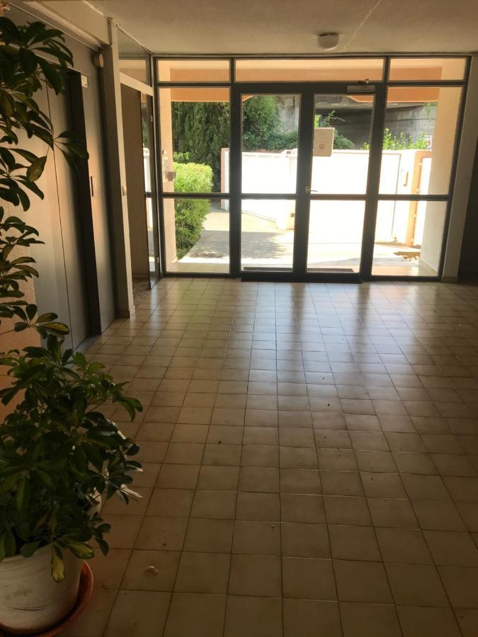 Joli Studio Avec Jardinet Avignon Exterior foto